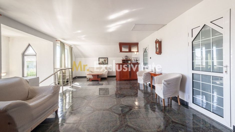 Casa visurilor cu 4000 mp livada roditoare si gradina Darmanesti-Arges - Poză 2