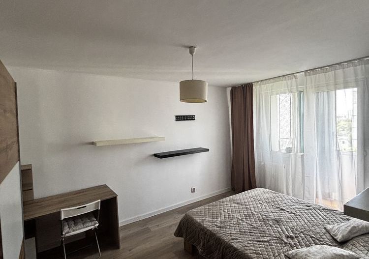 Apartament modern în Drumul Taberei – bloc reabilitat, finisaje noi - Poză 1