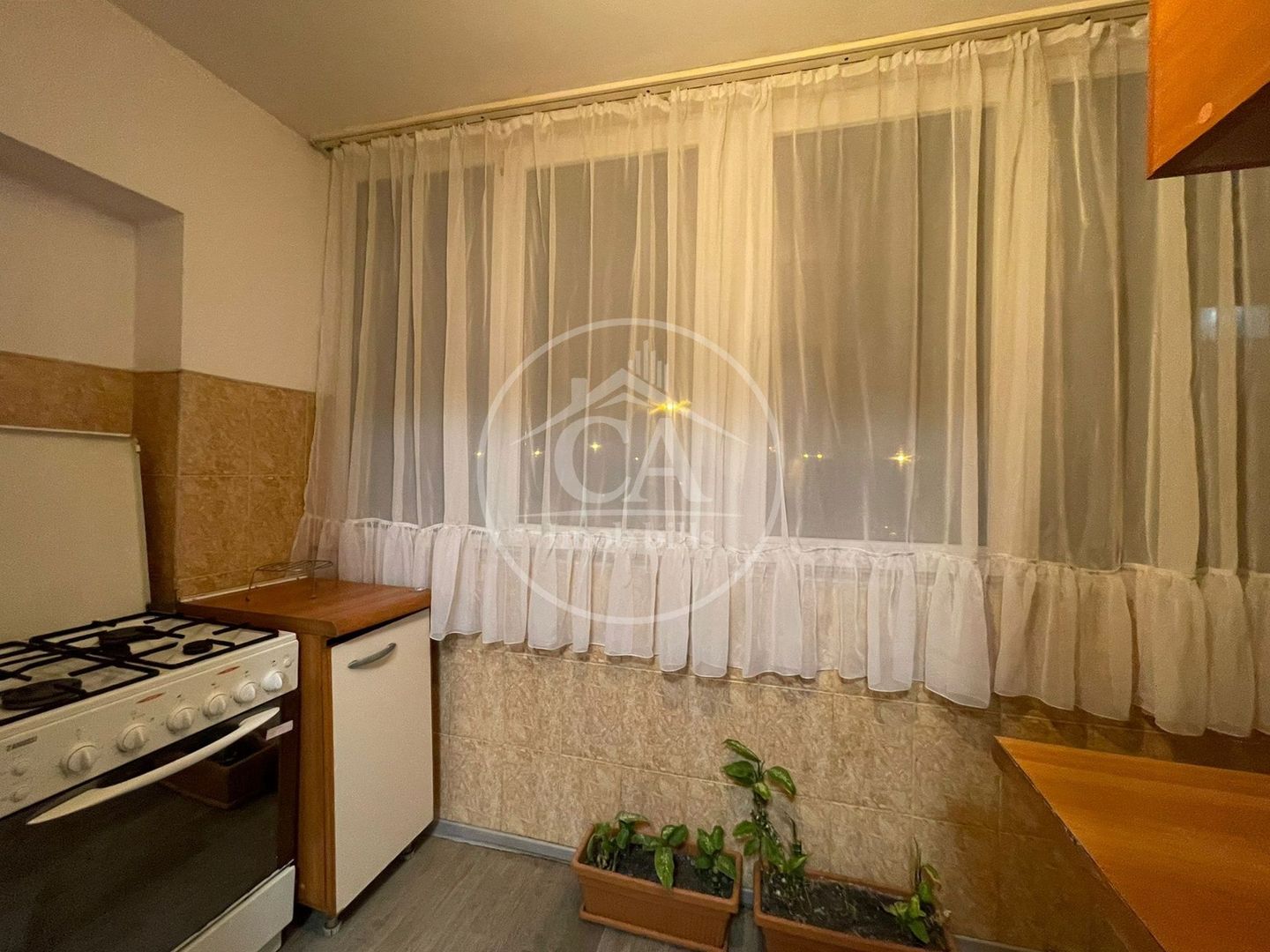 Apartament cu 3 camere de inchiriat in zona Nufarul, Oradea - Poză 9