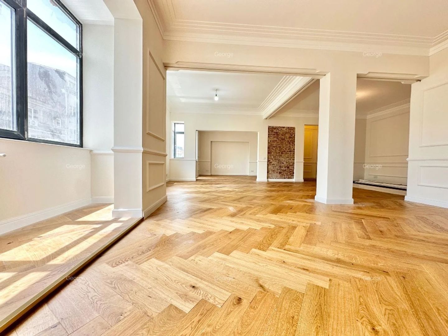 Apartament cu 3 camere decomandat în Universitate - Poză 3