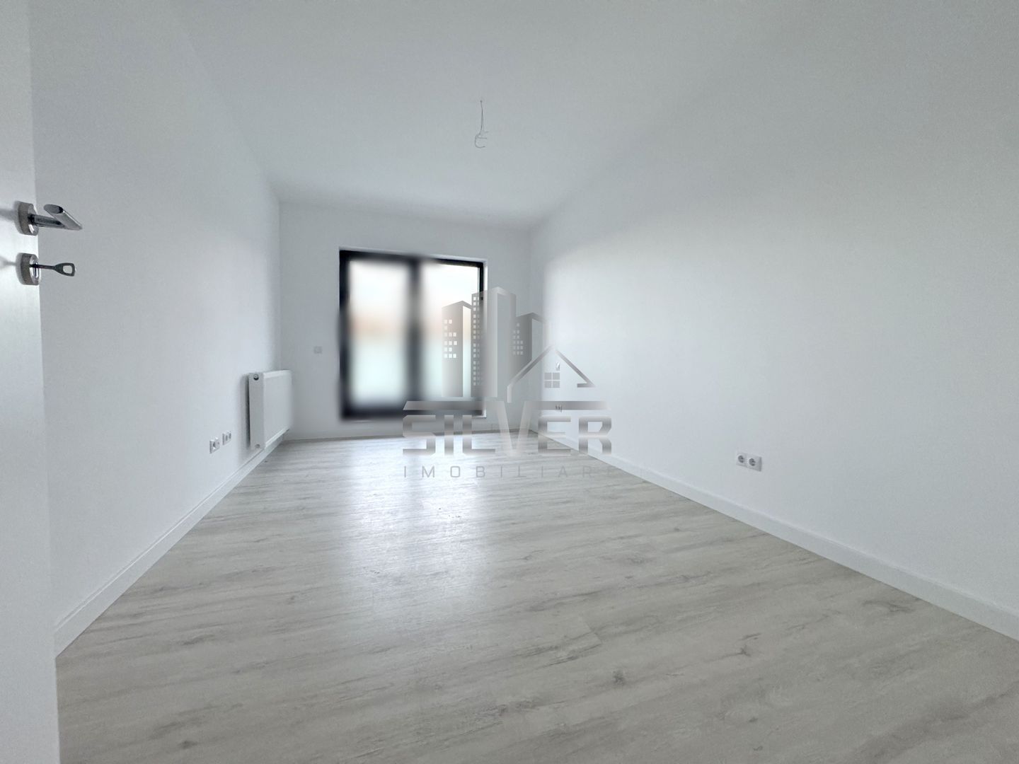 Apartament cu 3 camere/terasa 18mp/zona Frunzisului/CF. - Poză 4