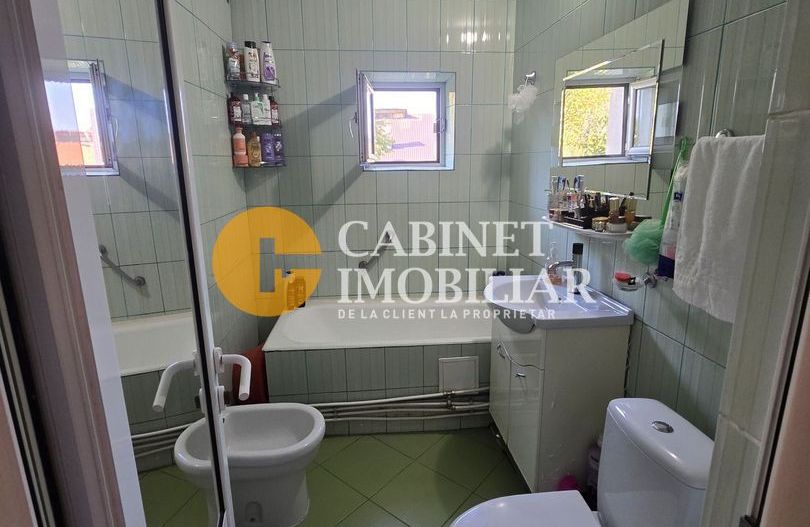 De vânzare apartament 3 camere – Tg Cucu - Poză 5