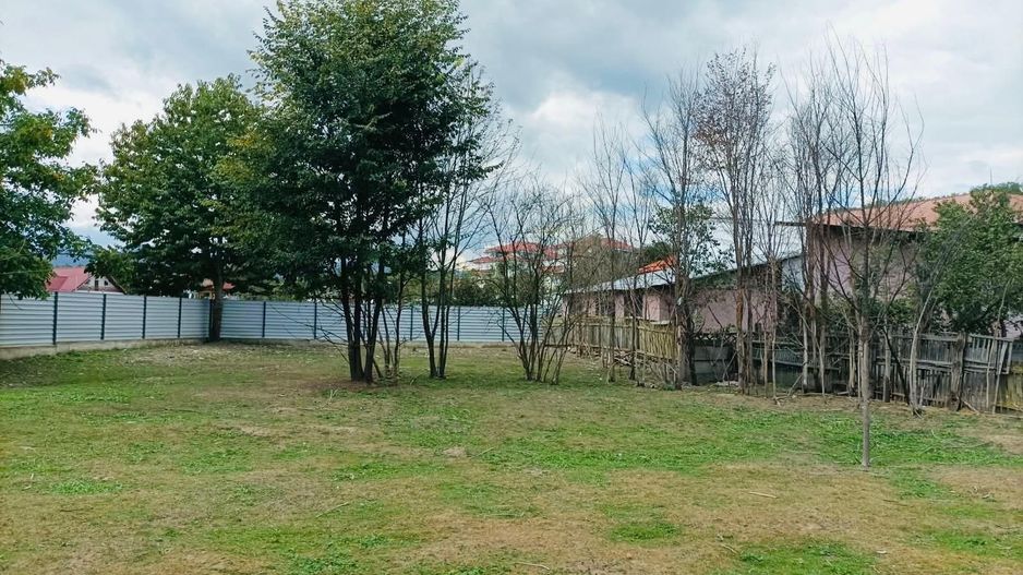Casa cu teren intravilan 2.273 mp- pozitie centrala Darmanesti Bacau - Poză 2