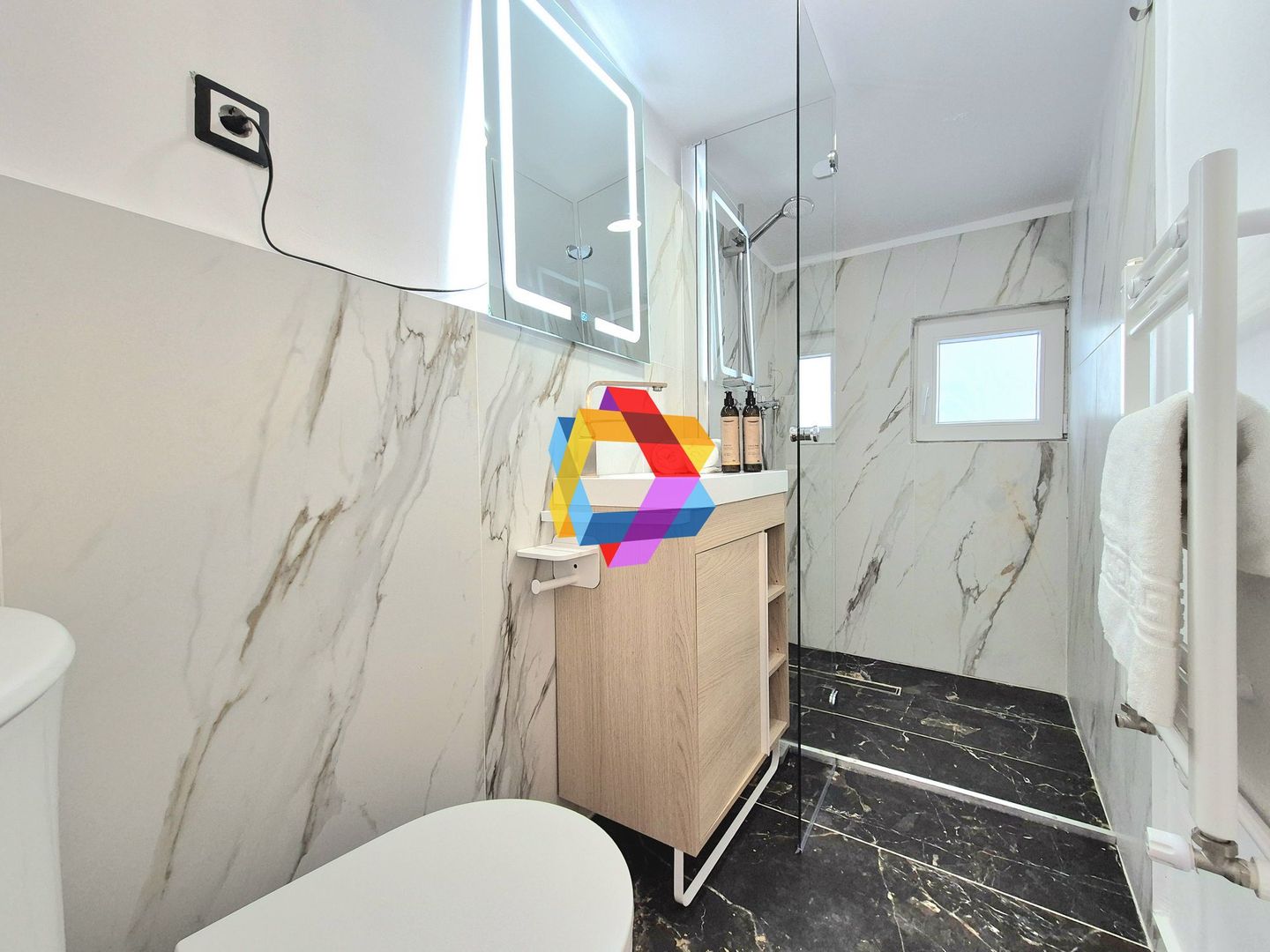 Casa de închiriat pentru regim hotelier sau Birouri -225 mp - Poză 22