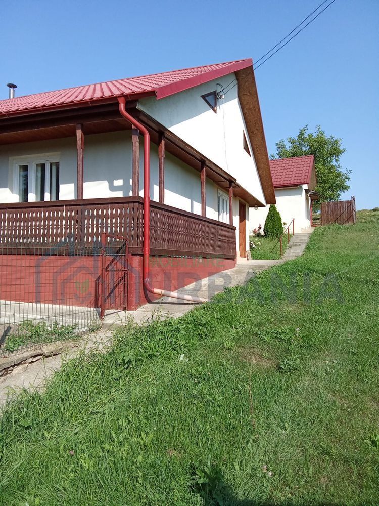 Casă de vânzare în Popesti, Iași – 3 camere, 70 mp, teren 3300 mp - Poză 2