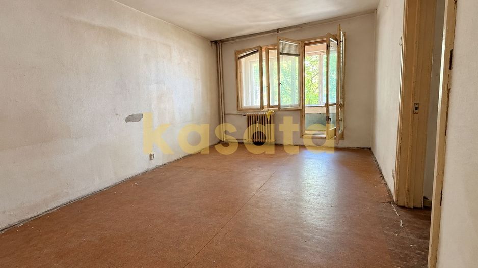 3 camere | Etaj 1 | 2 băi | 2 debarale | Decomandat | Zona Vitan - Poză 1