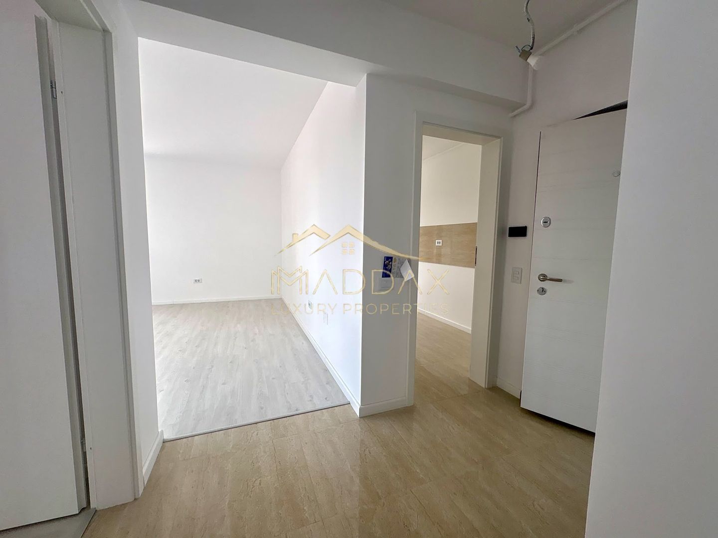 Apartament de vanzare* 3 camere /68 mp/ Chiajna/Loc de parcare inclus - Poză 2