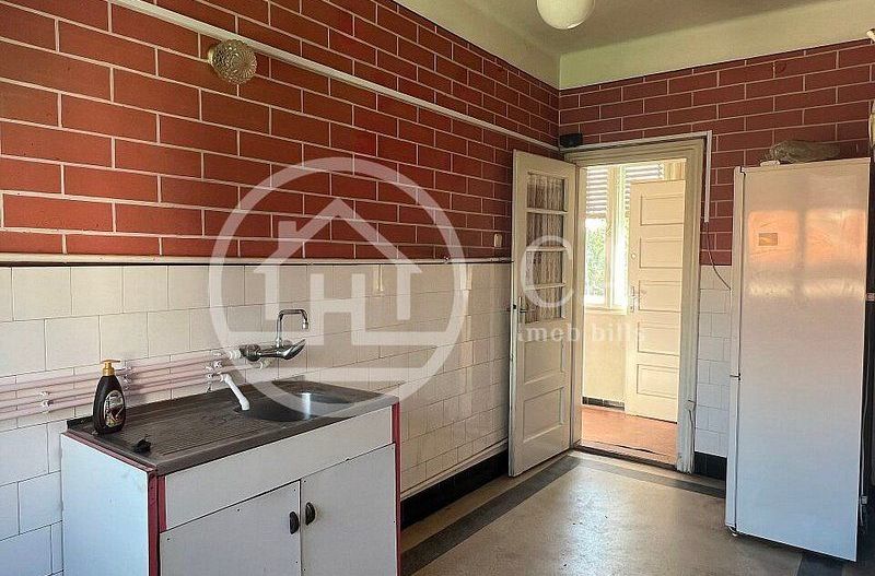 Apartament cu 3 camere de vanzare zona Muzeul Tarii Crisurilor Oradea - Poză 1