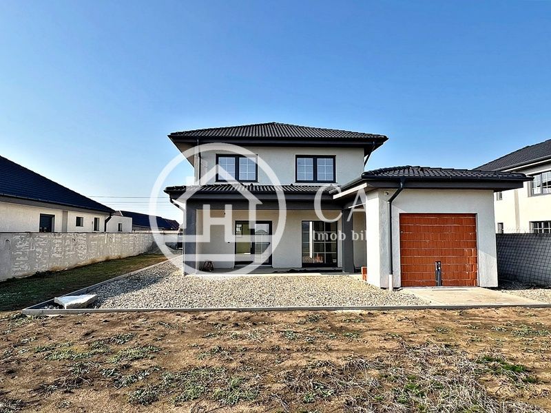Casă de vânzare P+E cu 4 camere în zona Nufărul, Oradea - Poză 2