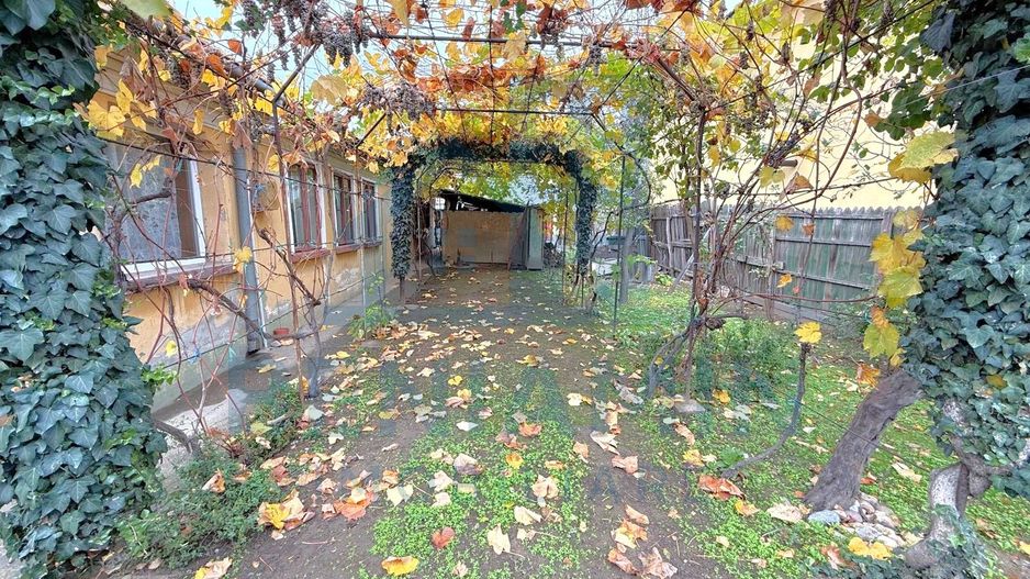 Casa in Romanesti-Teren 380mp-Deschidere 14m-Zona linistita-Libera - Poză 7