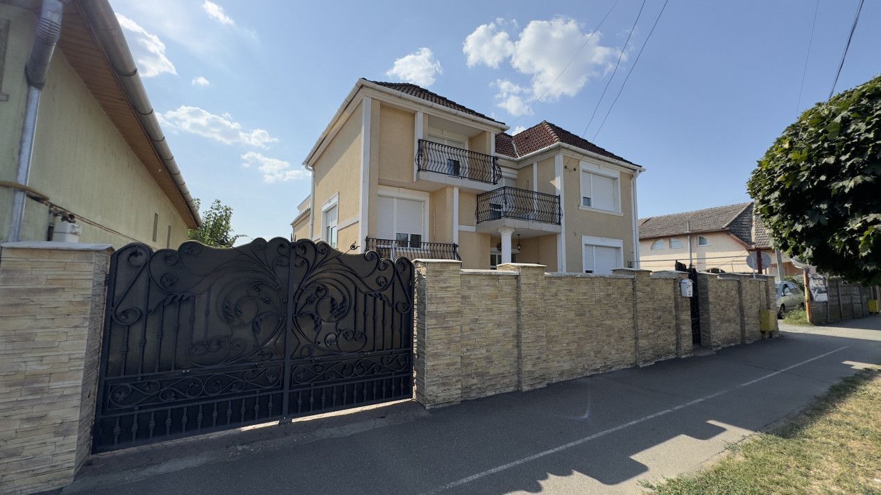 Casă 5 camere P+1 Teren 1010 mp Str. Agoșton - Carei - Comision 0% - Poză 1