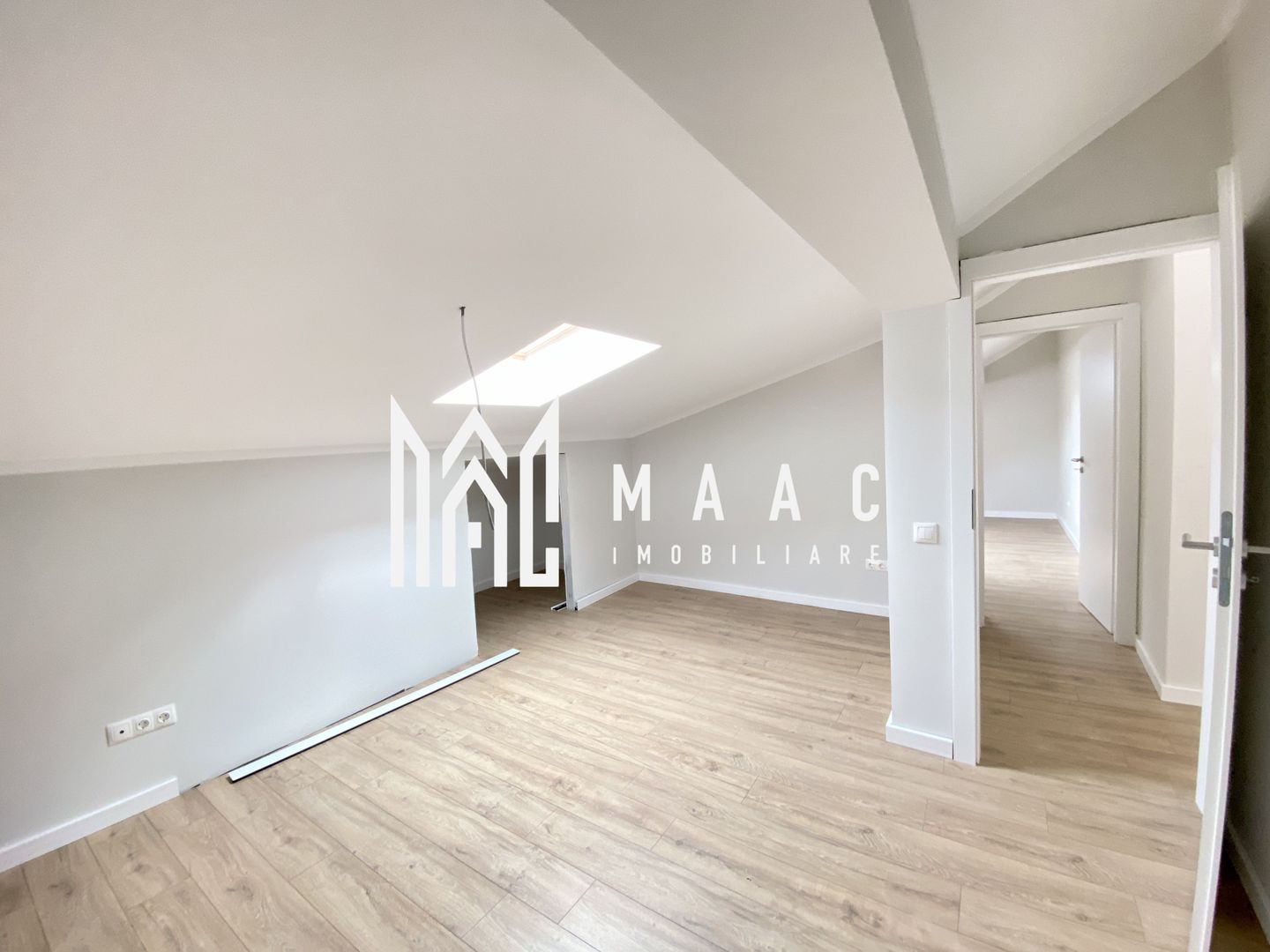 Apartament 4 camere | Balcon | 2 Bai | Parcare - Poză 14