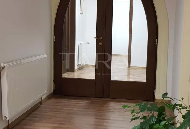 Apartament sau Birou. Vanzare, in zona ultracentrala. Parcul Central. - Poză 5