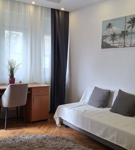 Apartament 2 camere, central– ideal locuință sau birou - Poză 2