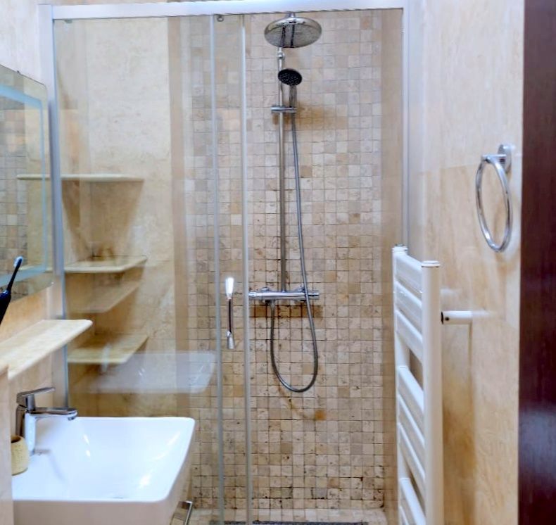 Apartament de lux- Faleza Dunarii - 106 mp, mobilat si utilat premium - Poză 11