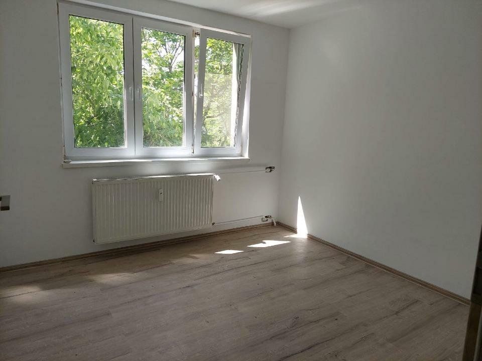 Trapezului - 4 camere - renovat - anvelopat - boxa - 1 Decembrie 1918 - Poză 1