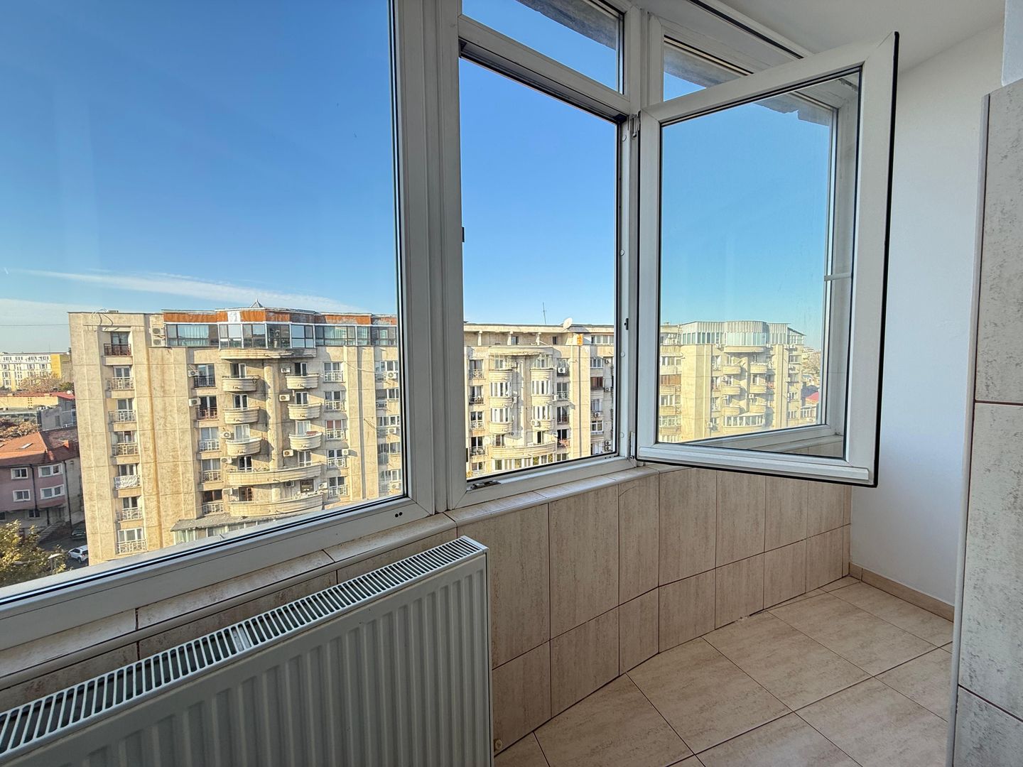 OPORTUNITATEA ULTRACENTRALĂ | APARTAMENT 2 CAMERE LA 450 M DE CENTRUL VECHI | - Poză 1