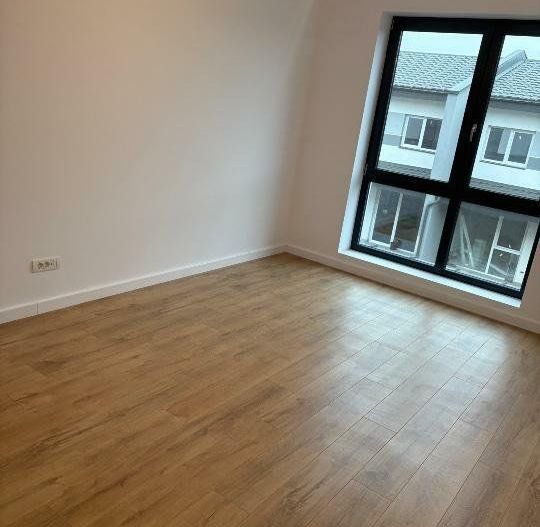 Vila moderna spatioasa - Poză 8