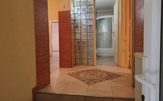 Apartament la casă cu front stradal,  str. M. Eminescu. 119 900 E. - Poză 1