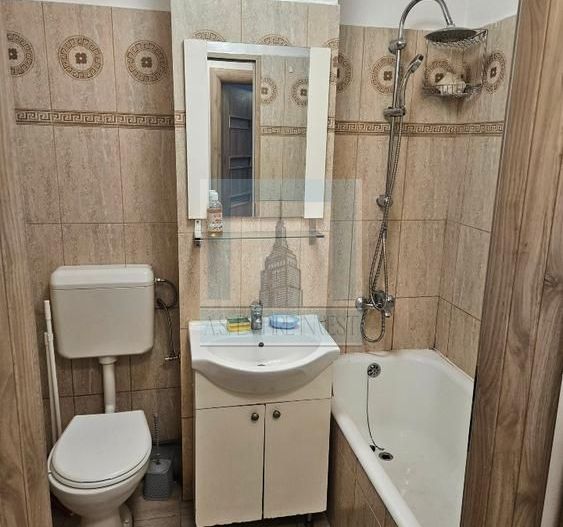 Garsonieră decomandată, etaj parter- Astra - Poză 7