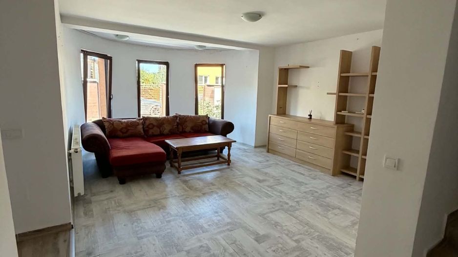 Casă de închiriat | 120 mp | 3 dormitoare | Curte + Terasă | 600 €/lun - Poză 2