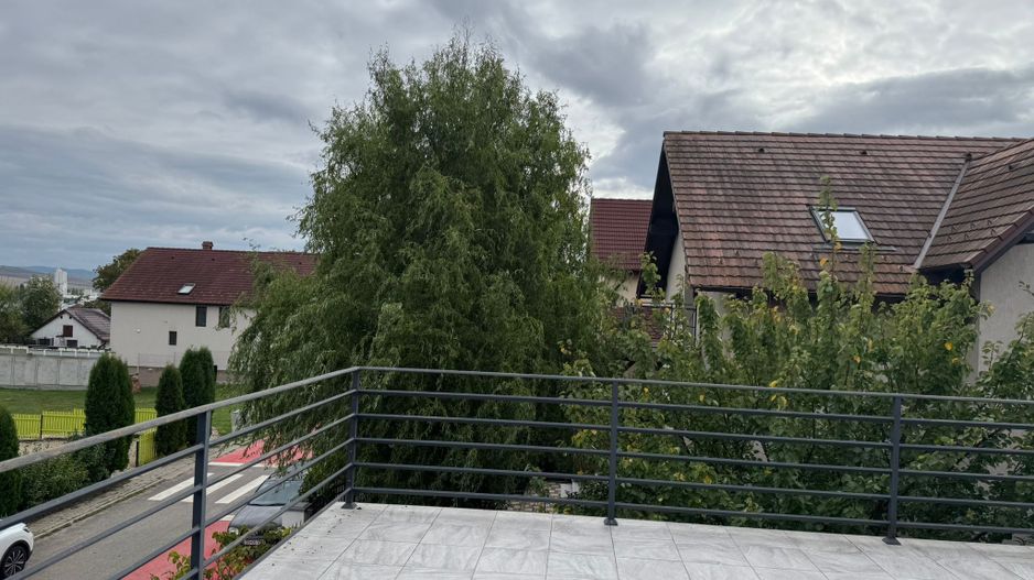Casa superba , 5 camere si garaj ,Sura Mica, Sibiu - Poză 7