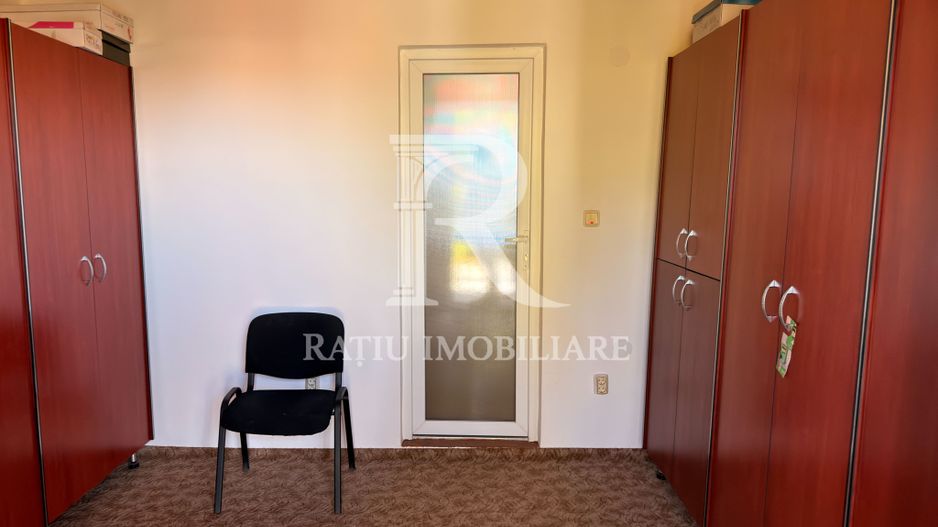 Casă cu spațiu comercial | Curte | Garaj | Parcare | Nojorid - Poză 20