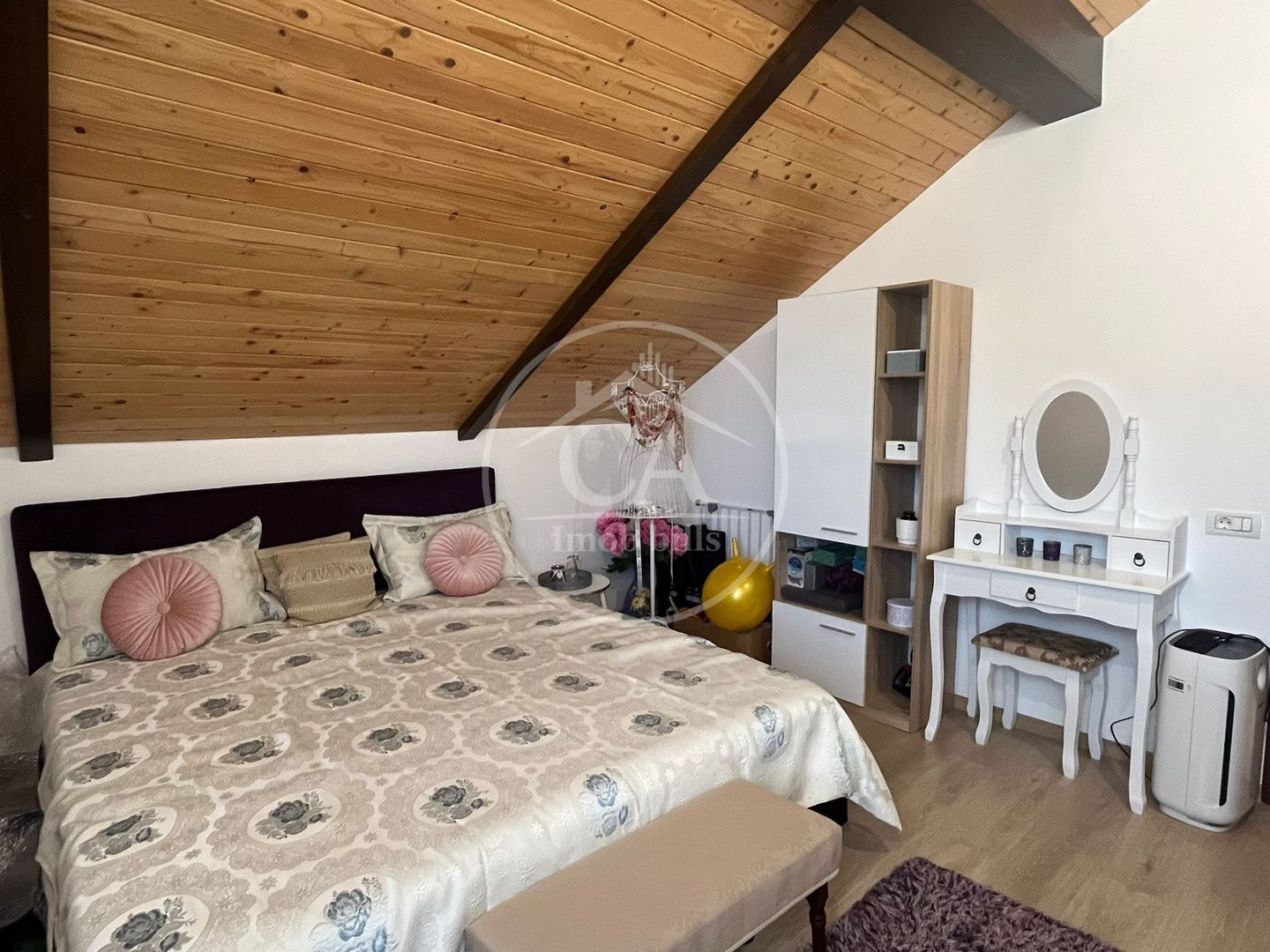 Casă P+subpantă cu 4 camere de vânzare în Cartierul Tineretului,Oradea - Poză 13