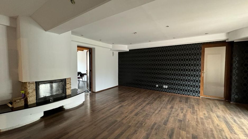 REȘEDINȚĂ EXCLUSIVISTĂ | 8 CAMERE | 4 BĂI | 2 LIVINGURI | TEREN 679 MP - Poză 9