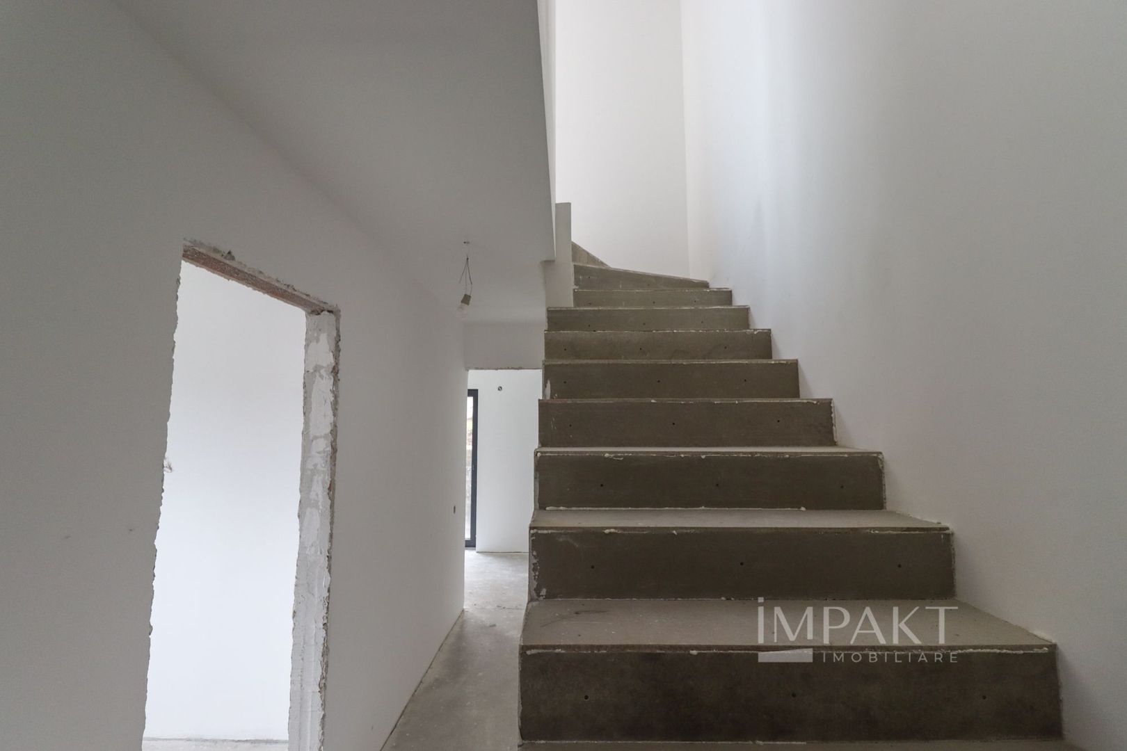 Duplex superb cu 6 camere si 4 bai in Andrei Muresanu! - Poză 15