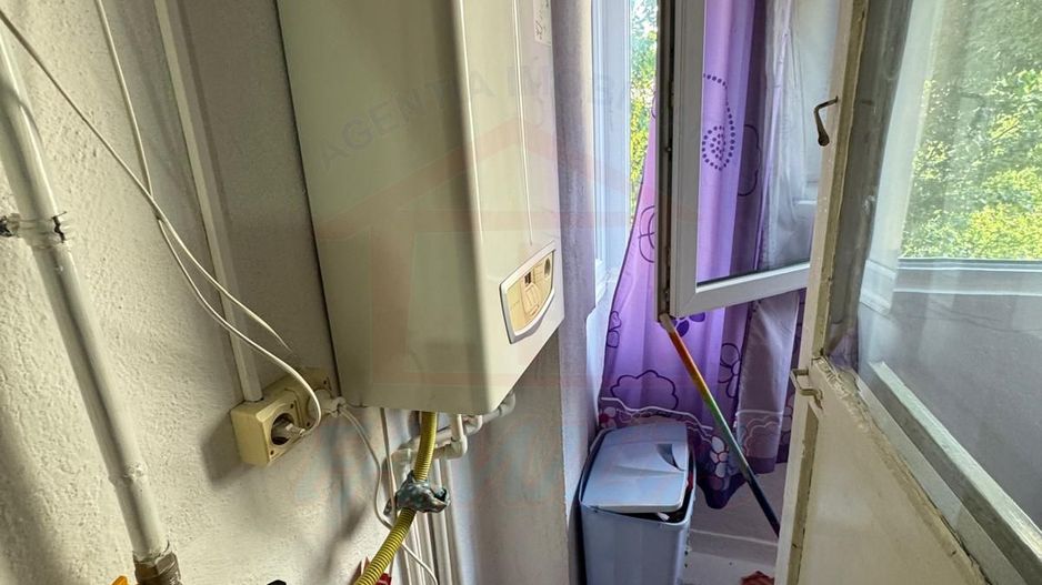 69.900 Euro Ap 2 camere cu 2 balcoane, decomandat, etaj 2, Micro18 - Poză 7