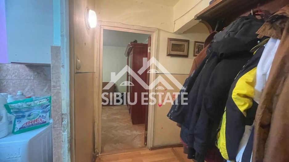 Apartament de vanzare cu 3 camere, decomandat,  2 balcoane, pivnita - Poză 10