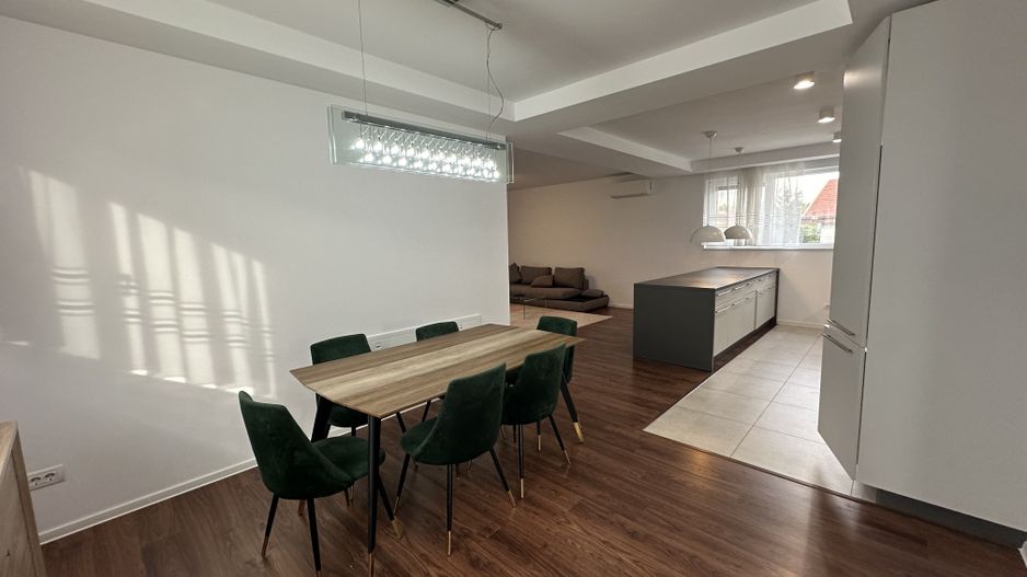 Apartament in vila cu curte-  Dumbravita - Poză 3