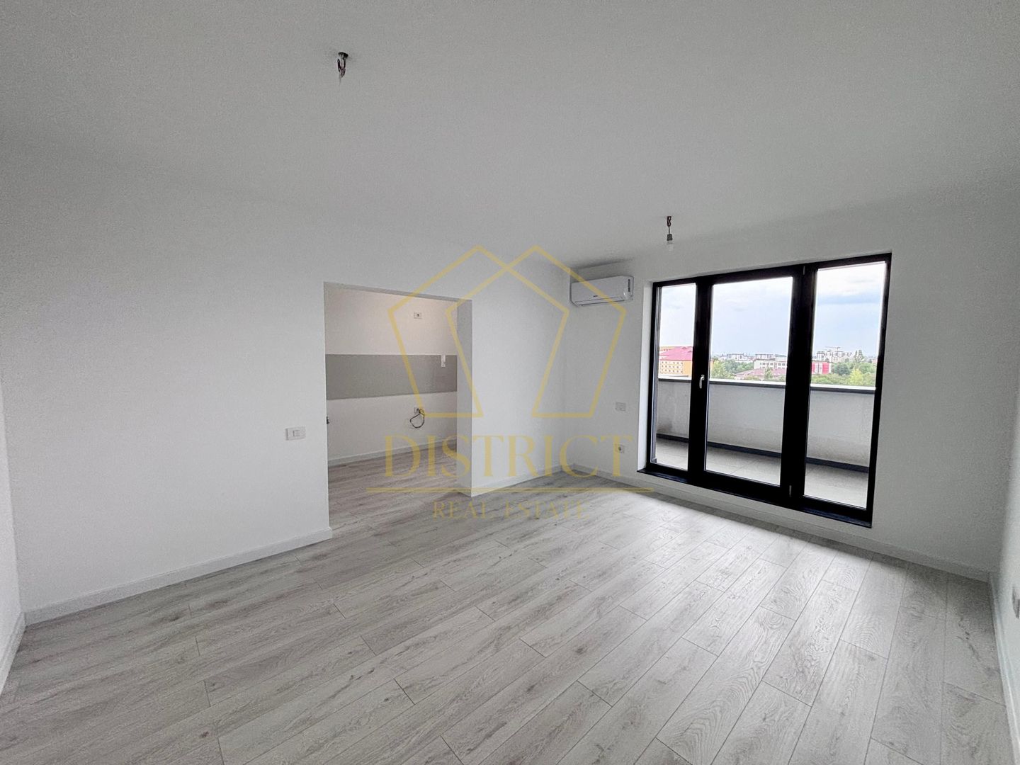Apartament cu 3 camere si terasa de 61 mp | Torontalului - Poză 3