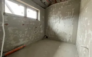 Casa spatioasa cu 1000 mp teren in Aiton - Poză 25