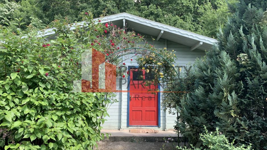 English garden, Sabareni padurea Cereanca - Poză 1