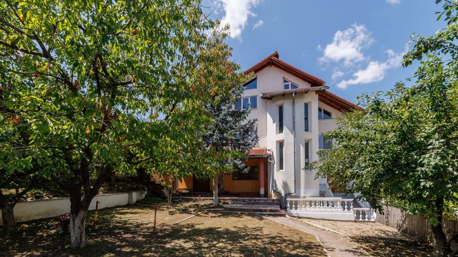 Proprietate multifunctionala | Doua cladiri | 581 mp | Pitesti - Poză 1