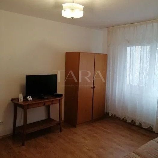 Apartament cu 3 camere în Manastur, zona Mehedinti. - Poză 2
