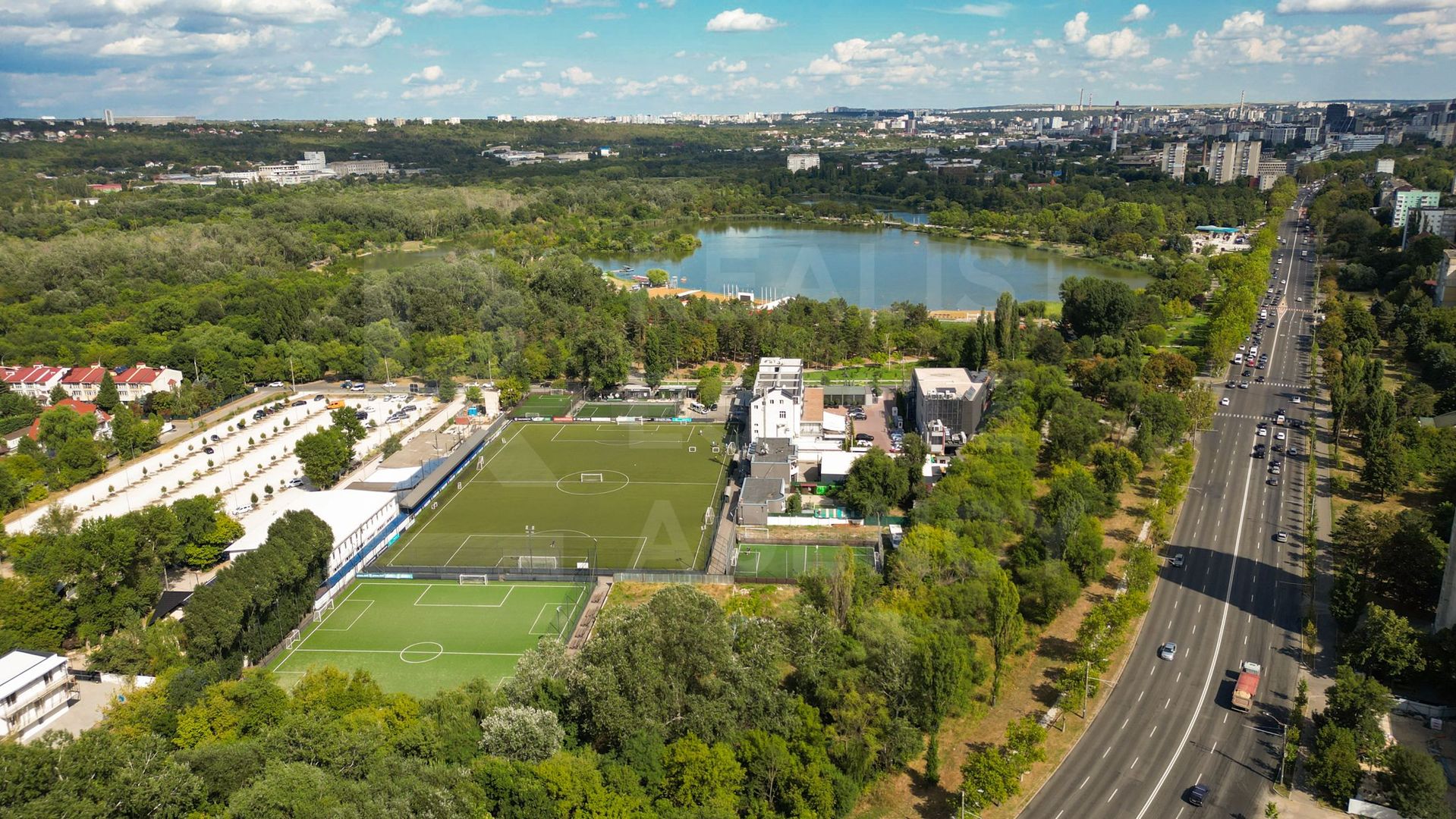 Apartament Loft-Modern de 78,4 mp cu vedere spre Parcul „La Izvor” - Poză 1