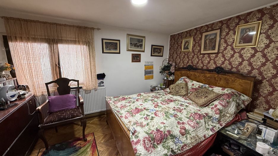 Casă corp C1 84mp + casă corp C2 51mp+garaj+ grădină și teren 889mp - Poză 7