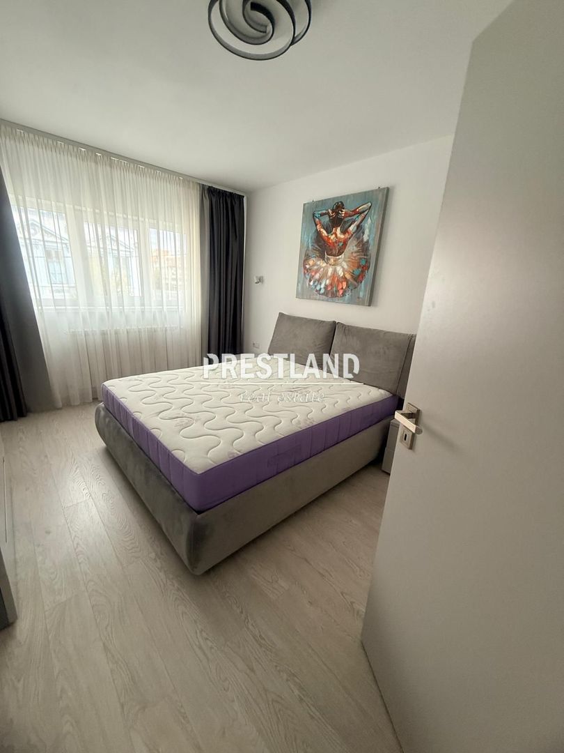 Apartament cu 3 camere, zona centrala. - Poză 3