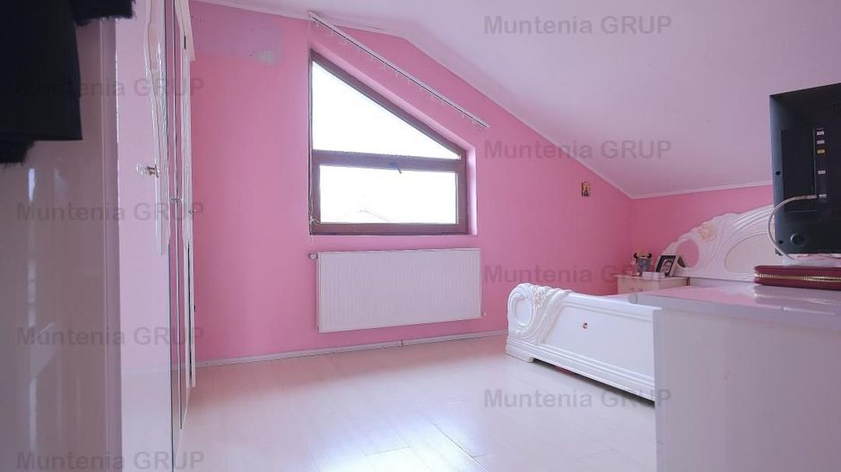 DOBROESTI - Str. Doinei, vila P+E+M, 6 camere, 3 bai cu fininsaje LUX - Poză 21