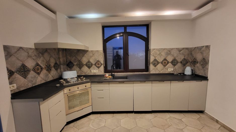 De inchiriat Apartament 5 camere - Poză 3