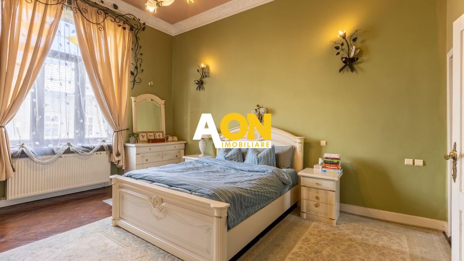 Casa din secolul XIX, ultrafinisata, ultracentral, 855 mp teren - Poză 3
