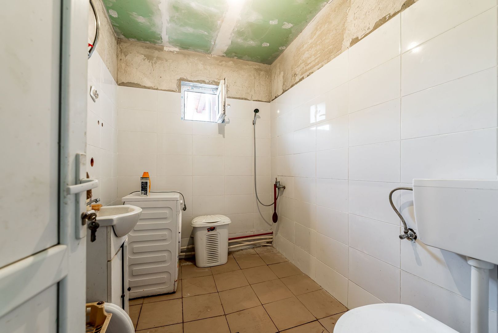 Casă, gospodărie cu teren de 1.345 mp în Galșa-Șiria - Poză 5