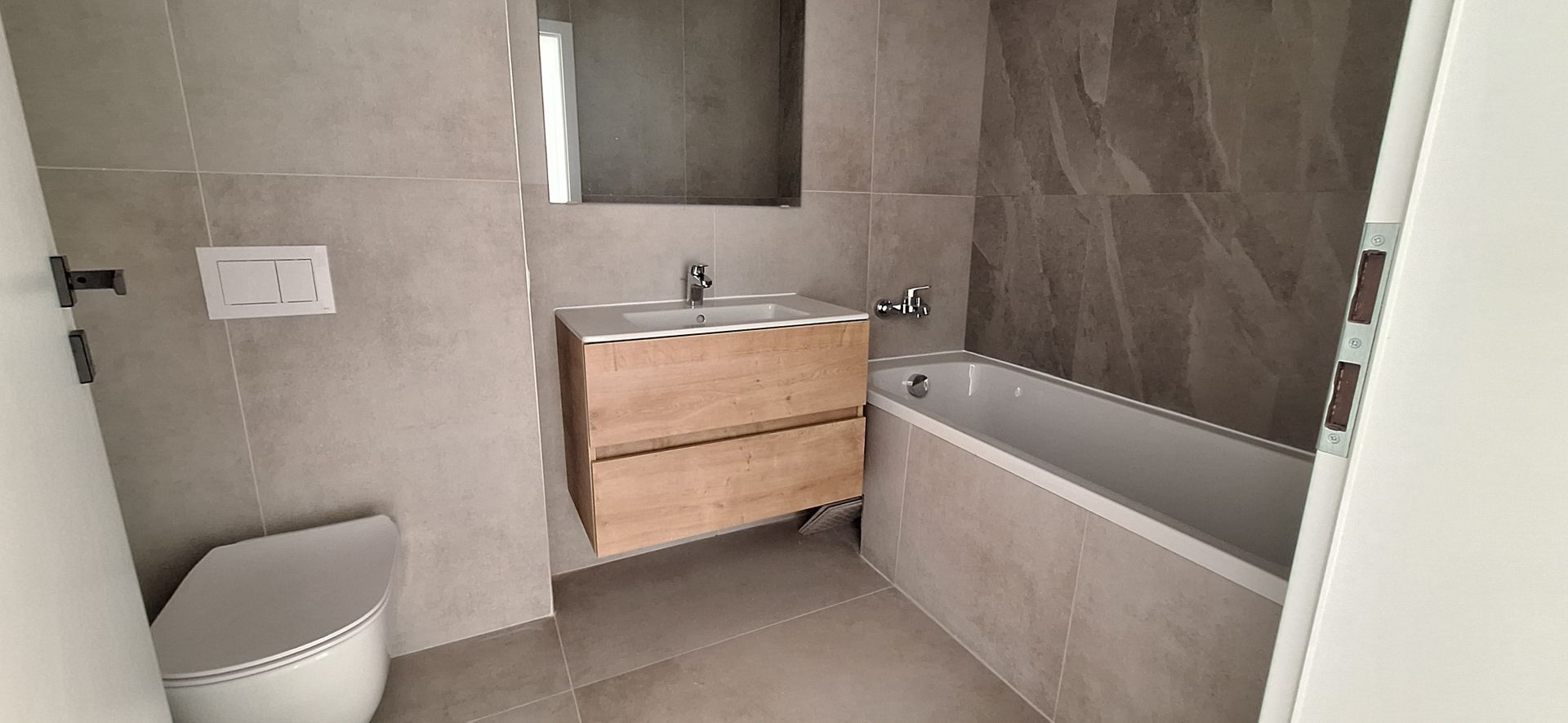 Apartament 2 camere cu loc de parcare inclus - Poză 7