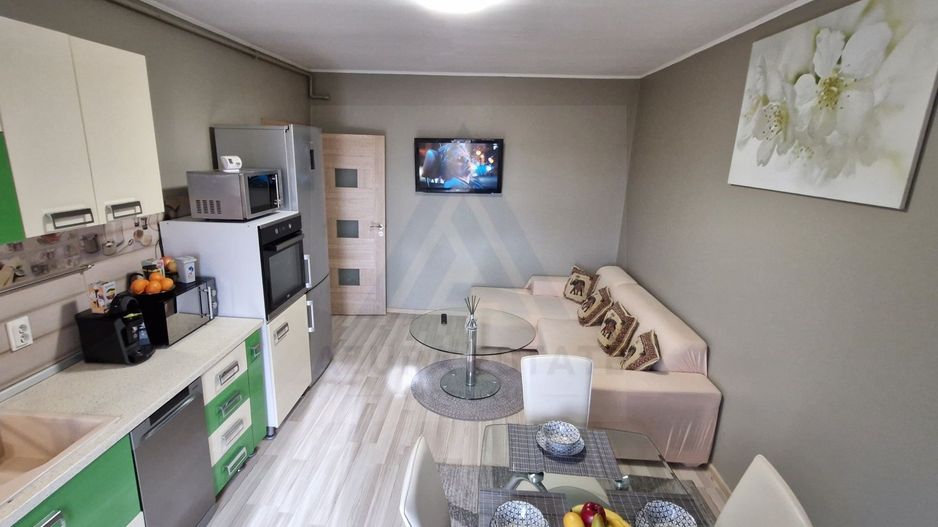 Apartament modern 3 camere etaj 2 parcare si balcon 11 mp in Selimbar - Poză 1