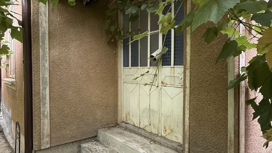 Baneasa - Salcia /Teleorman, casa caramida 100 mp utili, teren 736 mp - Poză 3