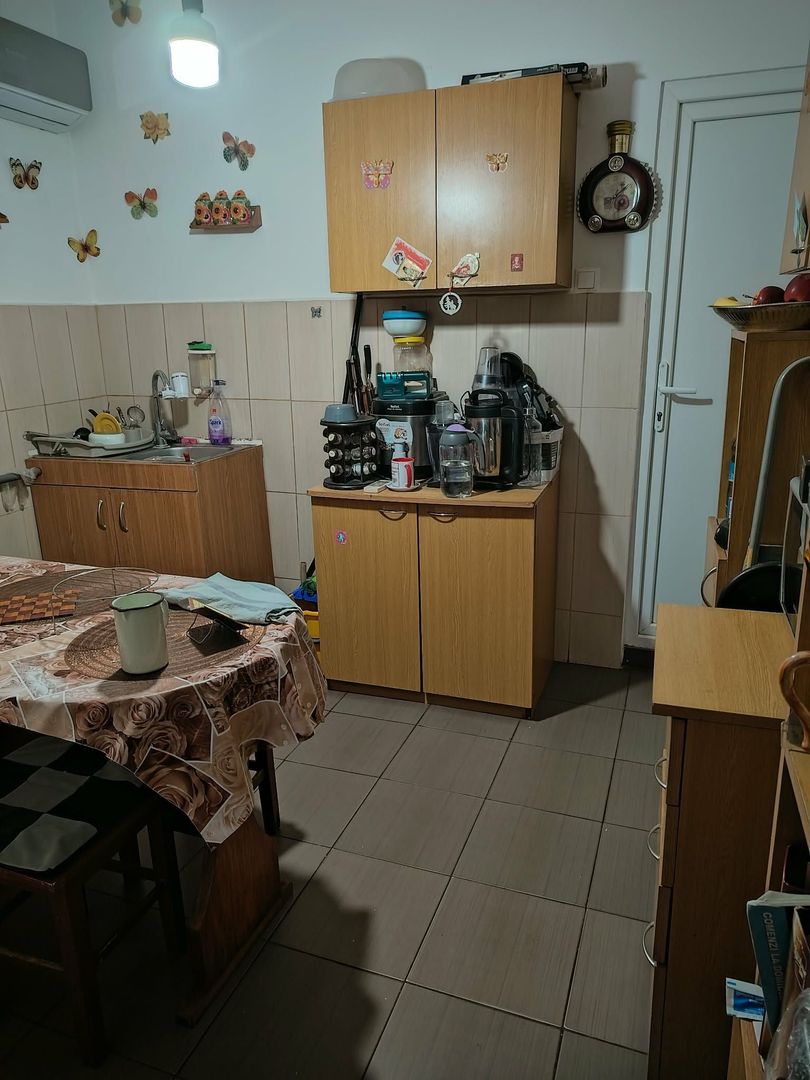 Casă cu 4 camere și teren generos de 2.370 mp – Deta, Strada 1 Mai - Poză 9