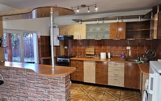 Casă / Vilă cu 8 camere de vânzare în Manastur, Cluj-Napoca - Poză 9